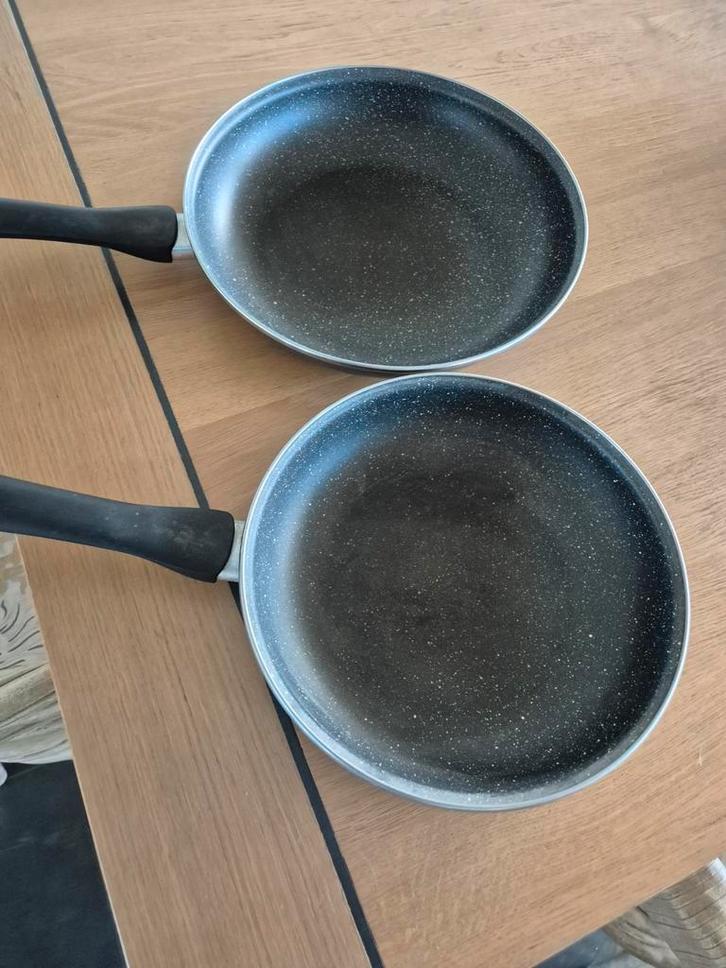 Tomado koekenpannen ,steelpan A.H. en koekenpan, Huis en Inrichting, Keuken | Potten en Pannen, Gebruikt, Koekenpan of Braadpan