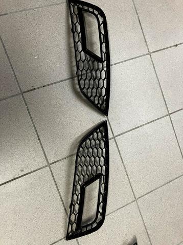 Audi A4 B8 mistlamproosters Rs look beschikbaar voor biedingen