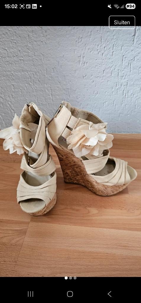 Sleehak justfab, Kleding | Dames, Schoenen, Verzenden, Beige, Zo goed als nieuw, Schoenen met hoge hakken