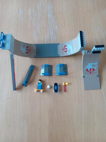 LEGO Sports 3537 skateboardbaan + 5015 skateboarder beschikbaar voor biedingen