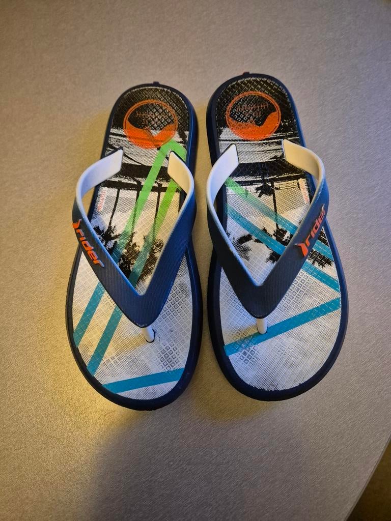 Rider slippers maat 32 - Zo goed als nieuw!, Rider, Jongen of Meisje, Overige typen, Ophalen of Verzenden