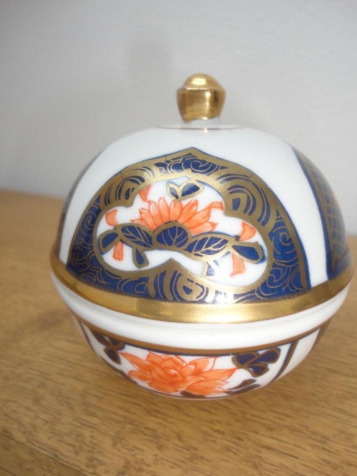 Chinees Shimabara porseleinen kandelaar en dekselschaaltje, Antiek en Kunst, Antiek | Porselein, Ophalen of Verzenden
