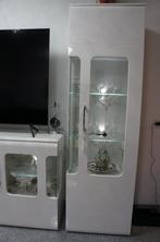 Twee moderne vitrinekasten, Huis en Inrichting, Kasten | Vitrinekasten, Modern, 150 tot 200 cm, 25 tot 50 cm, Glas