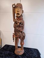 Nkisi nkondi figuur - spijkerbeeld 115cm hoog, Antiek en Kunst, Ophalen