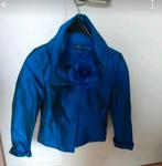 MOQ blazer maat 36. S  BLAUW PAARS glans met broche bloem, Ophalen of Verzenden, Zo goed als nieuw, Maat 36 (S), Blauw