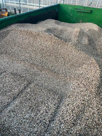 Gebruikte Grind 8-16mm  +~ 40 m3 beschikbaar voor biedingen