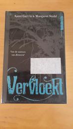 Kami Garcia & Margaret Stohl - Vervloekt, Boeken, Ophalen of Verzenden, Gelezen, Garcia