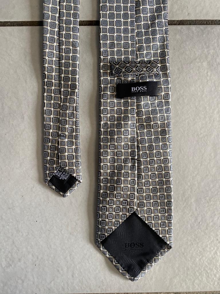 NIEUW ! Stropdas van Hugo Boss nooit gedragen !, Kleding | Heren, Stropdassen, Overige kleuren, Nieuw, Ophalen of Verzenden, Hugo Boss
