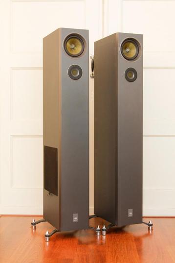 Vifa Blue Spark zuilen beschikbaar voor biedingen