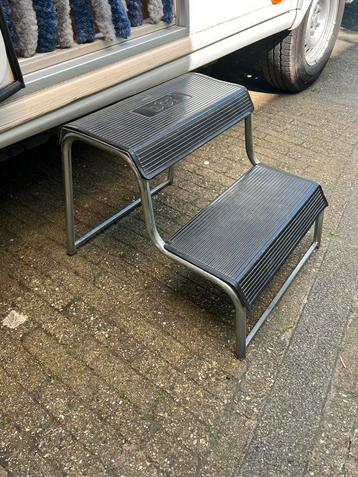 Caravan opstap/krukje beschikbaar voor biedingen