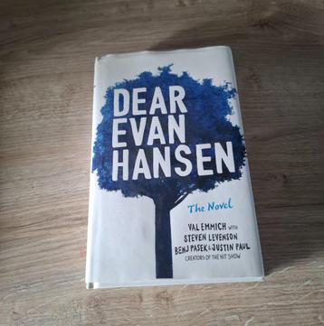 Verschillende Engelstalige fantasy boeken beschikbaar voor biedingen