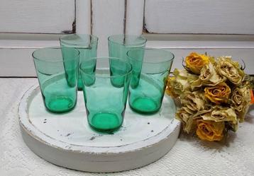 5 vintage Franse groene glazen  beschikbaar voor biedingen