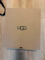 Ugg Bailey Button II Laarzen - Maat 38, Ophalen, Zo goed als nieuw, Grijs, Lage of Enkellaarzen
