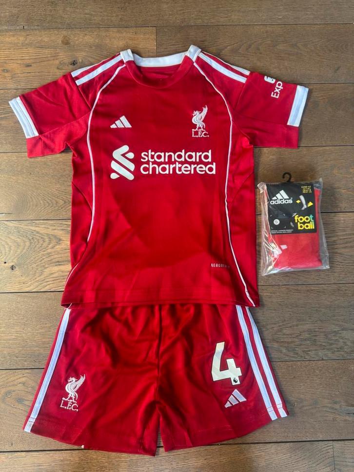 Liverpool thuis tenue nieuw Virgil van Dijk 25/26 voetbal, Sport en Fitness, Voetbal, Zo goed als nieuw, Set, Maat XS of kleiner
