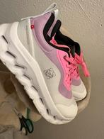 Loewe cloudtilt, Ophalen of Verzenden, Zo goed als nieuw, Sneakers of Gympen
