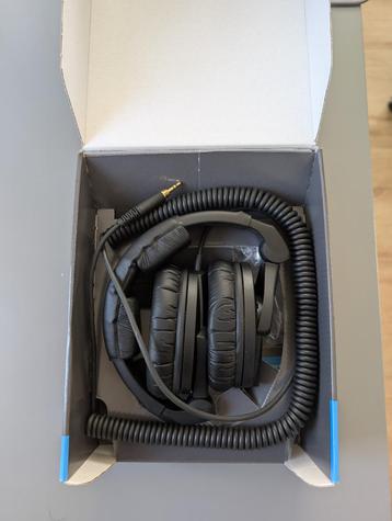 Sennheiser HD280 Pro Wired On-Ear Headphones beschikbaar voor biedingen