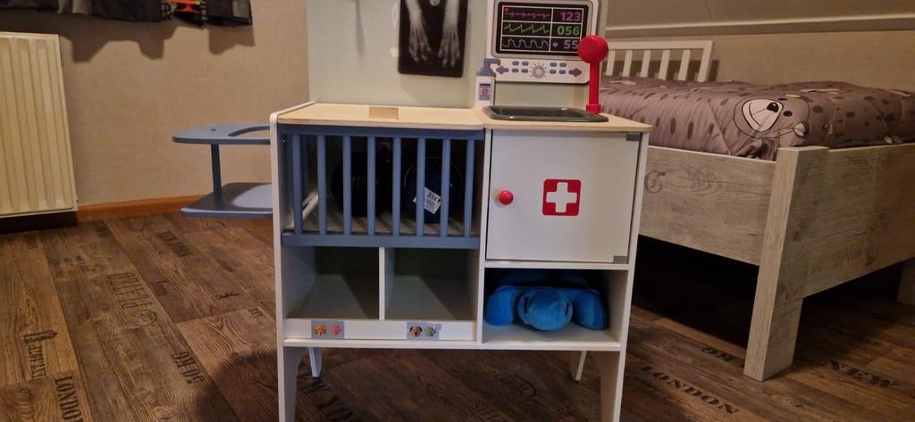 Leuk houten dieren praktijk /keukenwerlplaats, Kinderen en Baby's, Ophalen of Verzenden