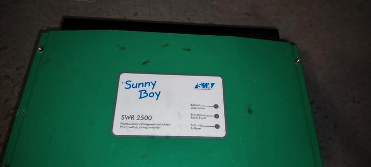 Sunny Boy SWR 2500 Omvormer 65.00 euro of ruilen soladin 600, Doe-het-zelf en Verbouw, Zonnepanelen en Toebehoren, Ophalen