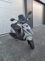 Piaggio Zip 4T Scooter Glans Nardo Grey FULL OPTION (Brom), Ophalen, Zo goed als nieuw, Piaggio Zip