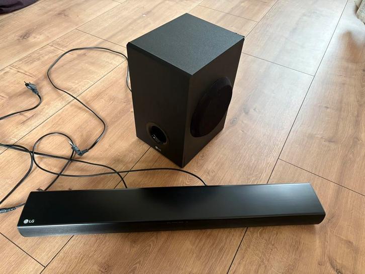 LG SJ2 Soundbar met draadloze subwoofer, Audio, Tv en Foto, Soundbars, Gebruikt, Bluetooth, Met externe subwoofer, Ophalen