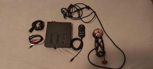 Buttkicker Gamer 2 met Power Amplifier Remote, Spelcomputers en Games, Spelcomputers | Overige Accessoires, Zo goed als nieuw