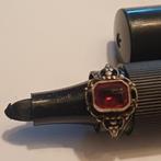 Ring zilver met rode steen kinderring of pink ring, Sieraden, Tassen en Uiterlijk, Ringen, Ophalen of Verzenden, Zo goed als nieuw