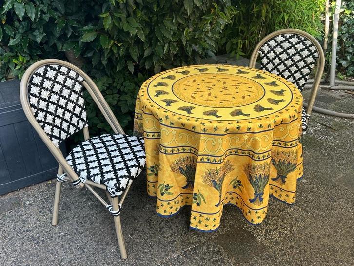 Mooi rond tafelkleed uit de Provence (nieuw), Huis en Inrichting, Tafelkleden, Nieuw, Rond, Binnen, Buiten, Ophalen of Verzenden