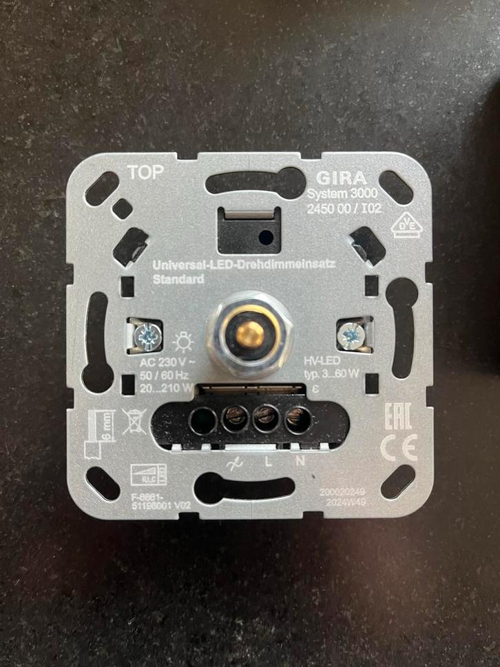 Gira Systeem 3000 LED Draaidimmer (245000) - NIEUW, Doe-het-zelf en Verbouw, Elektra en Kabels, Zo goed als nieuw, Schakelaar