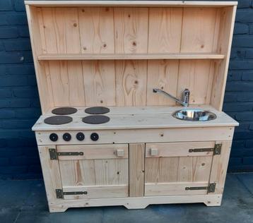 Houten kinderkeuken  beschikbaar voor biedingen