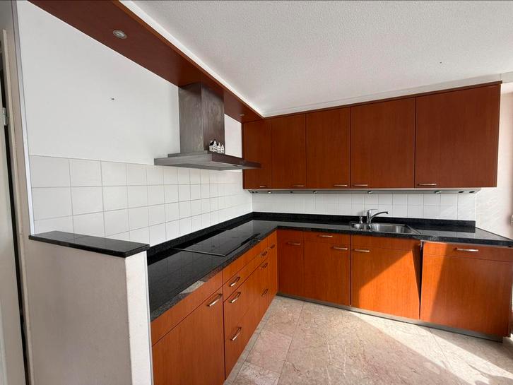 Siematic keuken met stenen aanrechtblad, Huis en Inrichting, Keuken | Complete keukens, Gebruikt, Hoekkeuken, Graniet of Steen