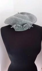 Supermooi baret alpino pet grijs bloemen wolmix, Kleding | Dames, Hoeden en Petten, Ophalen of Verzenden, Zo goed als nieuw, 58 cm (L, 7¼ inch) of meer