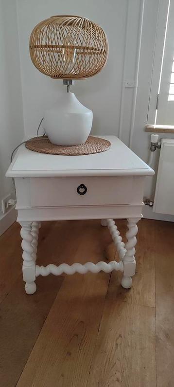 Antiek bijzettafeltje 