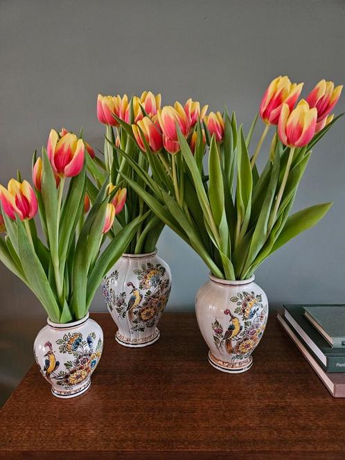 Set van 3 Delfst Polychroom vazen met vogels en bloemen, Huis en Inrichting, Woonaccessoires | Vazen, Overige kleuren, Minder dan 50 cm