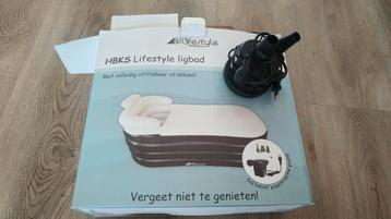 Groot opblaasbaar ligbad  beschikbaar voor biedingen