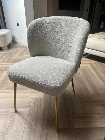 Richmond white bouclé eetstoelen met gouden poten beschikbaar voor biedingen
