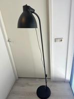 Zwarte staande lamp, Huis en Inrichting, Ophalen, Zo goed als nieuw, 150 tot 200 cm