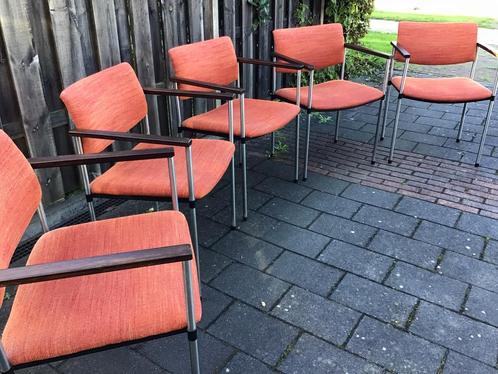 Stoelen, Eetkamerstoelen, 5-6 stuks, vintage 1968, Huis en Inrichting, Fauteuils, Zo goed als nieuw, Hout, Metaal, Stof, Minder dan 75 cm