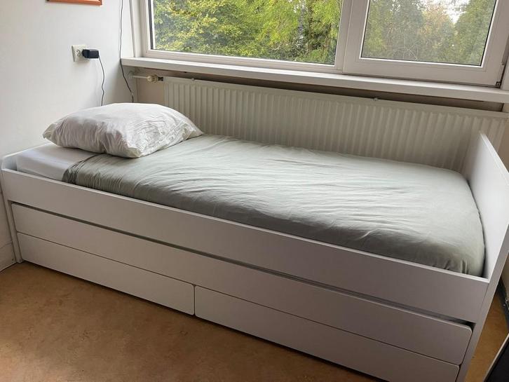 Logeer / uitschuifbed Ikea, Huis en Inrichting, Slaapkamer | Bedden, Gebruikt, Eenpersoons, 200 cm, Hout, Wit, Ophalen of Verzenden