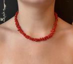 Bloedkoraal antieke ketting stokjes 14k gouden slot