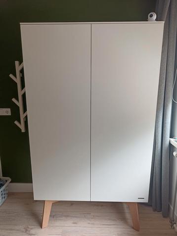 Kidsmill sixties kledingkast + commode beschikbaar voor biedingen