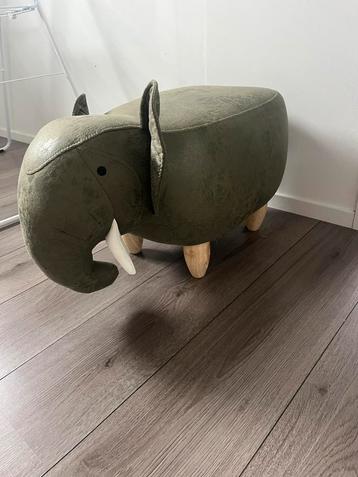 Olifant krukje beschikbaar voor biedingen