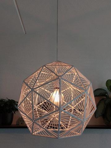 Handgemaakte geometrische hanglamp beschikbaar voor biedingen