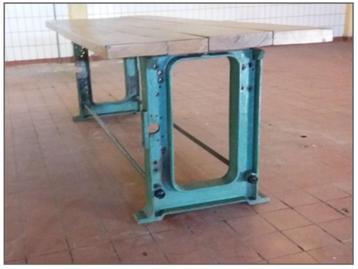 Industriële tafel  beschikbaar voor biedingen