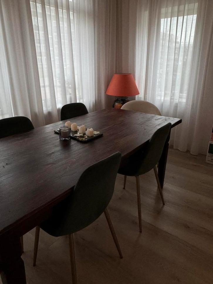 4 fluwelen groene Westwing stoelen met gouden poten, Huis en Inrichting, Stoelen, Gebruikt, Vier, Stof, Overige kleuren, Ophalen