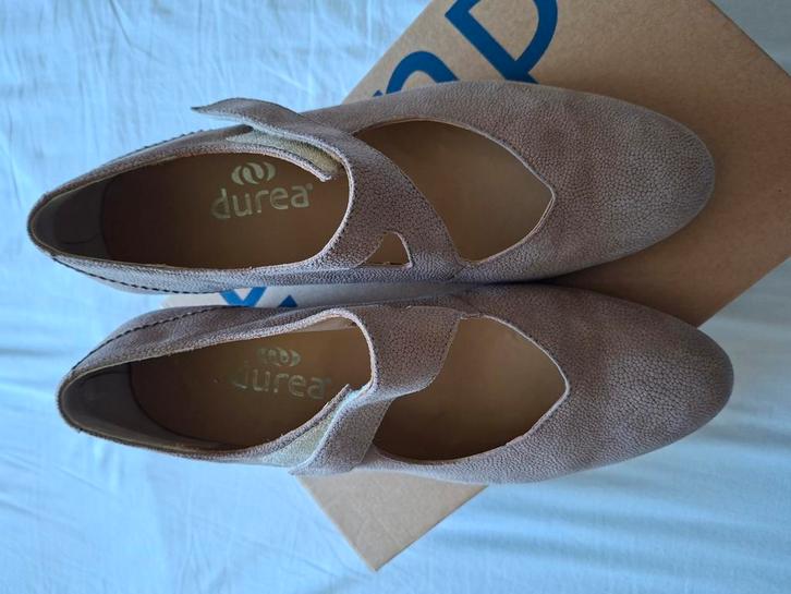 DUREA, maat 40,5 (7) , wijdte K, Kleding | Dames, Schoenen, Nieuw, Schoenen met lage hakken, Beige, Ophalen of Verzenden