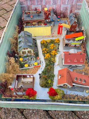** UNIEK ** ZELDZAME AANBIEDING ** 34 1e KLAS DIORAMA'S ** 1 beschikbaar voor biedingen