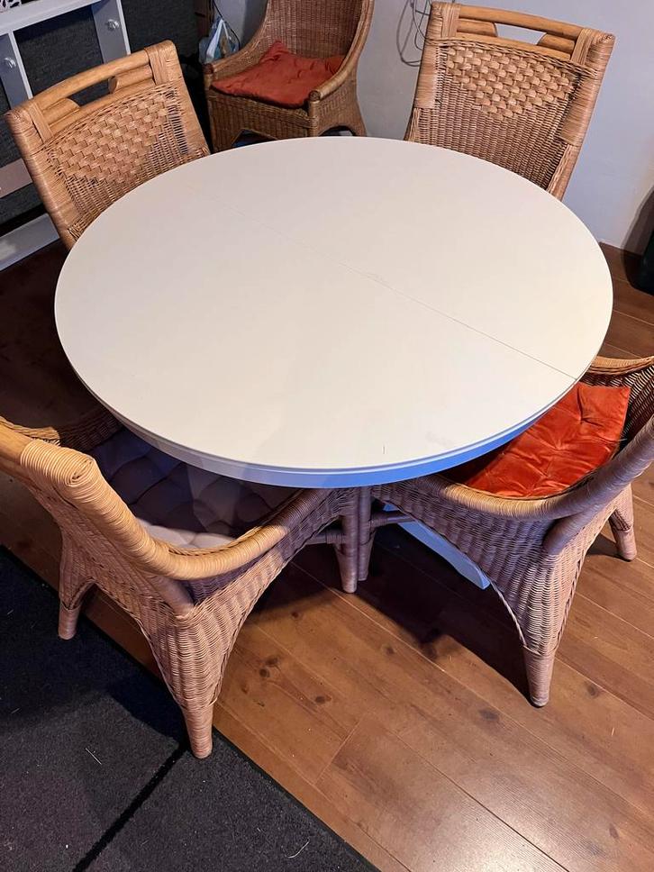 Ronde witte IKEA Ingatorp eettafel, Huis en Inrichting, Tafels | Eettafels, Gebruikt, 100 tot 150 cm, Vier personen, Rond, Kunststof