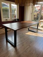 Eikenhouten tafel met stalen poten, Huis en Inrichting, Tafels | Eettafels, Ophalen, 50 tot 100 cm, Zo goed als nieuw, Vijf personen of meer