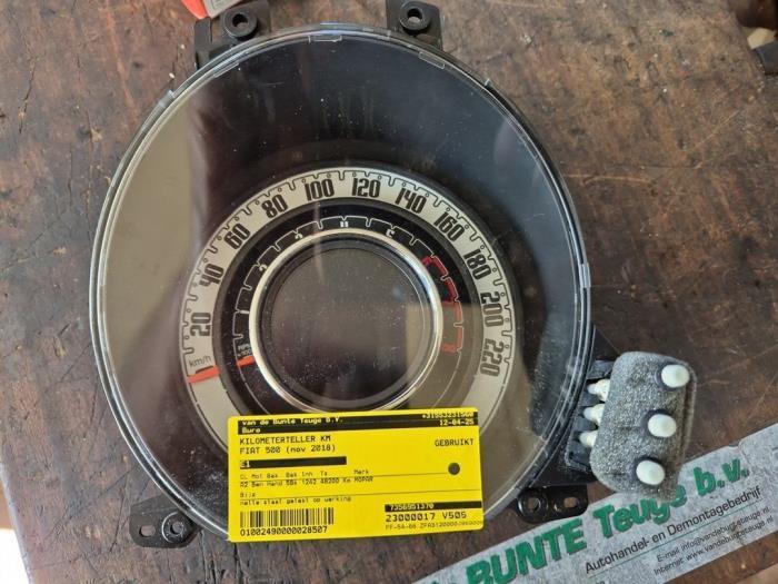 Kilometerteller KM van een Fiat 500, Auto-onderdelen, Dashboard en Schakelaars, Fiat, Gebruikt, 3 maanden garantie