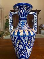 Hoge amfora vaas blauw wit keramiek, Ophalen of Verzenden